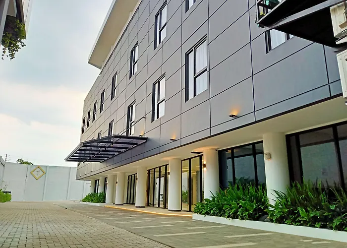Hotel Youstay Semarang